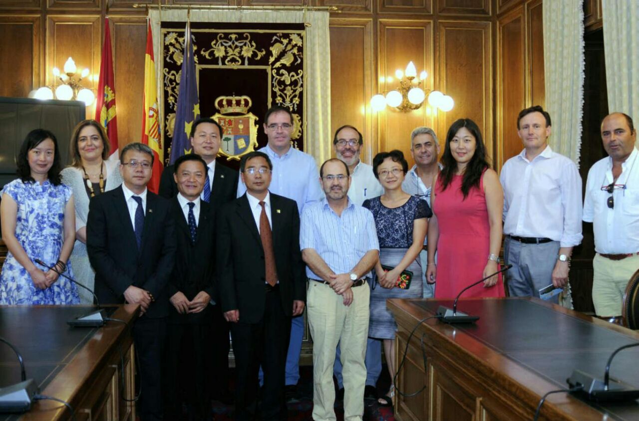 Cuenca y El Provencio estrechan lazos con la ciudad china de Leshan