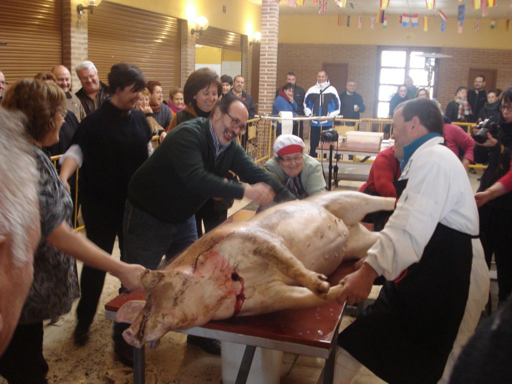 El Club de la Tercera Edad ultima los preparativos para la celebración de las II JORNADAS GASTRONÓMICAS SOBRE LA MATANZA DEL CERDO