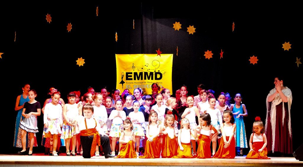 Vídeo del FESTIVAL DE DANZA a cargo de la Escuela Municipal de Música y Danza (20-21/12/2016)