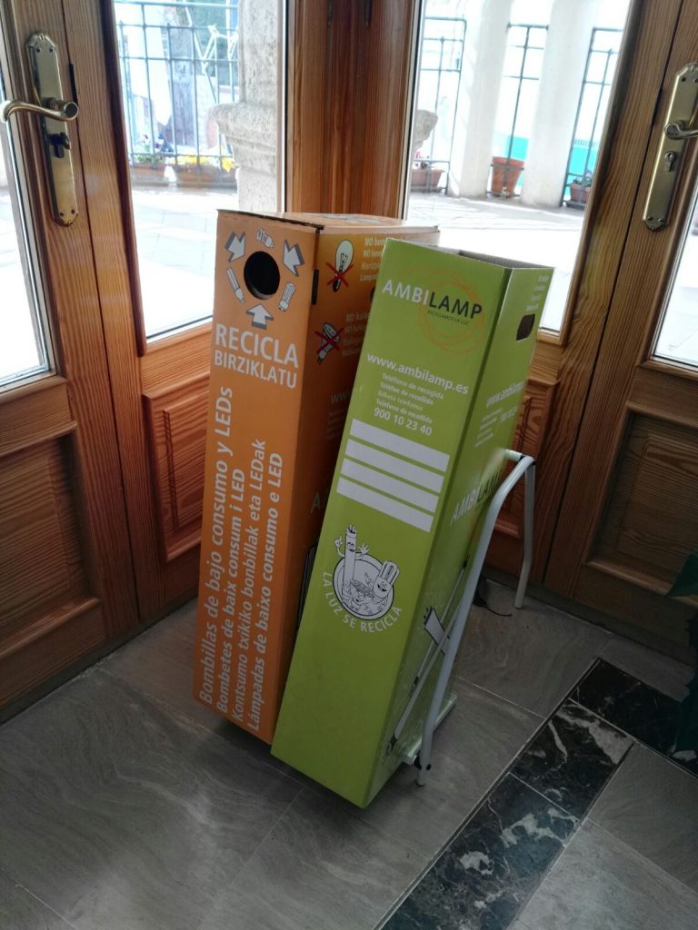 Nuestro Excmo. Ayuntamiento apuesta una vez más por el reciclaje y el Medioambiente abriendo cinco puntos de recogida de bombillas