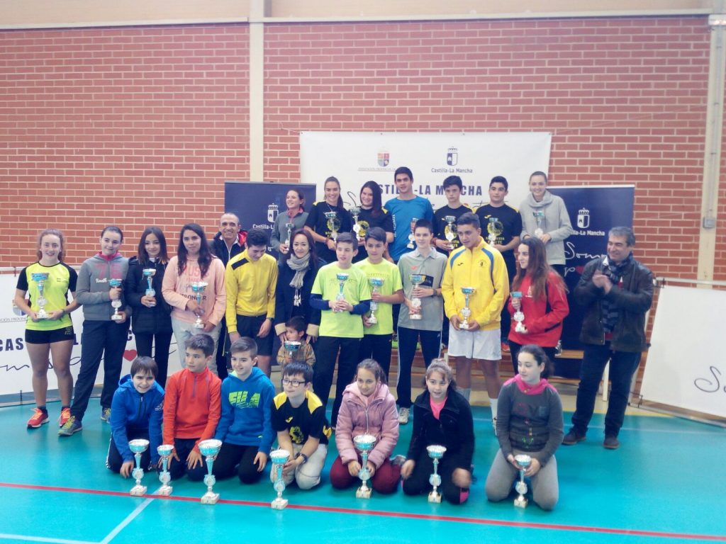 Tres alumnos de nuestra Escuela Municipal de Deportes clasificados para el campeonato regional de bádminton