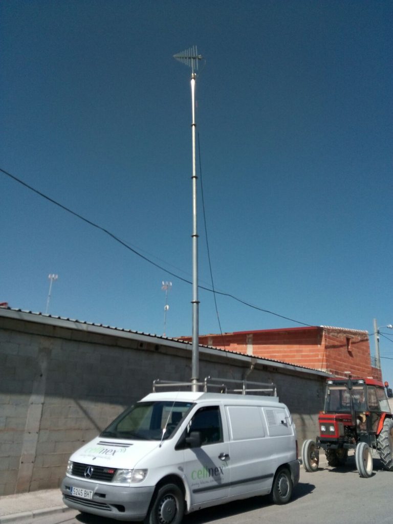 Una operadora de infraestructuras de telecomunicaciones se desplaza hasta El Provencio para intentar dar solución a la problemática de recepción de canales de televisión